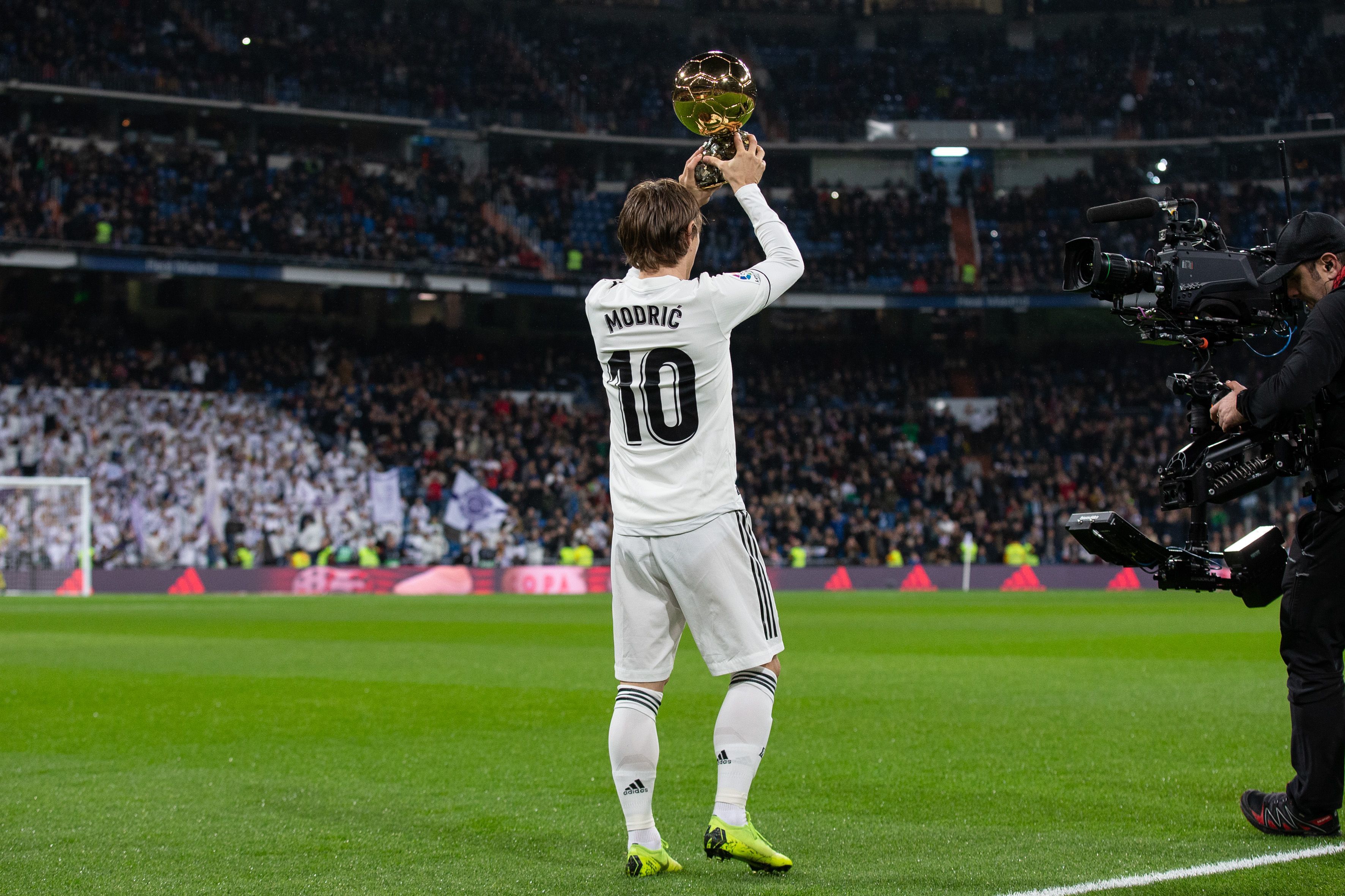 足协杯决赛，北京国安主帅拉米罗选择带球队核心球员...