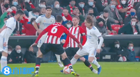 前女篮主帅李亚光：娶羽毛球国手为妻，奥运夺银后升官，65岁被抓