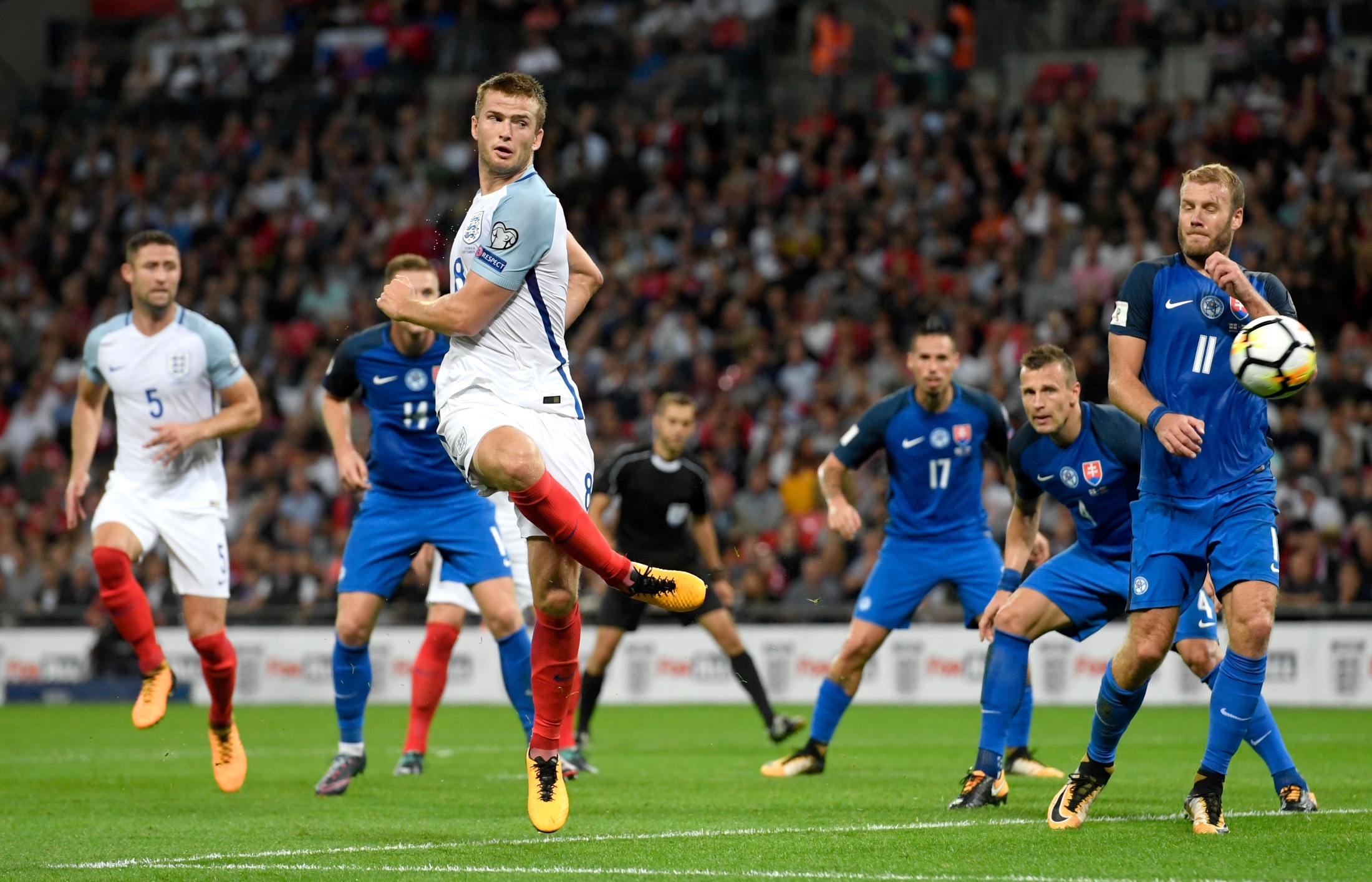 英超前瞻：富勒姆刚止连败又输球，桑德兰力争巩固前四位置（英超前瞻：富勒姆刚摆脱连败再吞败仗，桑德兰誓稳前四席位）