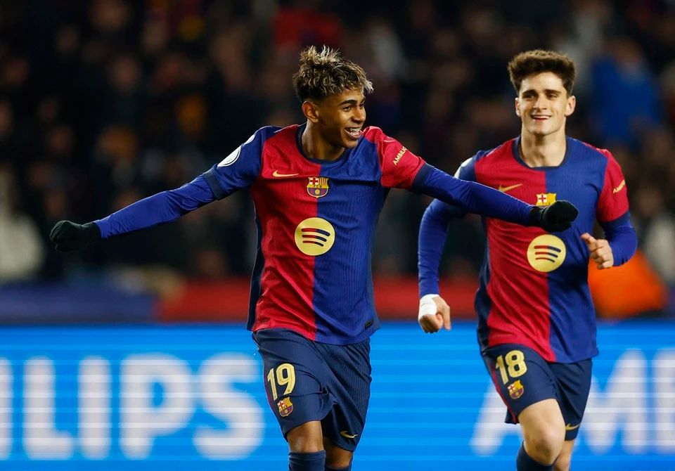 官方：米兰与18岁中场萨拉完成续约；据悉新合同到2030年