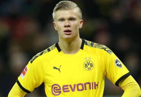 曼联4-1击败狼队，升至英超第六；米兰3-2战胜都灵，登顶积分榜。（曼联4比1擒狼队跻身英超第六，米兰3比2力克都灵领跑积分榜）